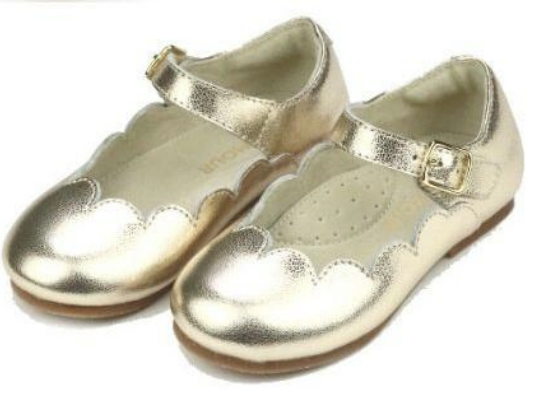 L'Amour: Gold Sonia Scalloped Flats